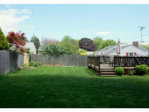 75 Hardwick St, Warwick, RI 02889 photo 23