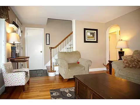 75 Hardwick St, Warwick, RI 02889 photo 5