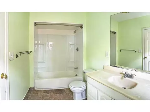 521 June St, Fall River, MA 02720 photo 11