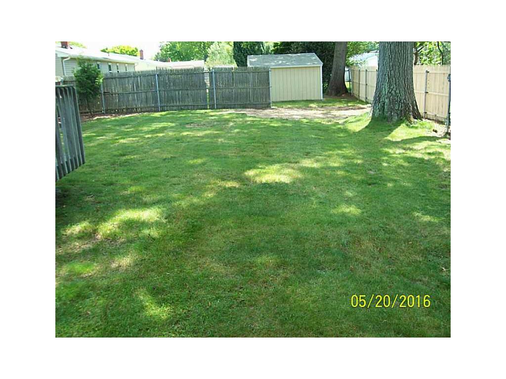 118 Grassmere St, Warwick, RI 02889 photo 2