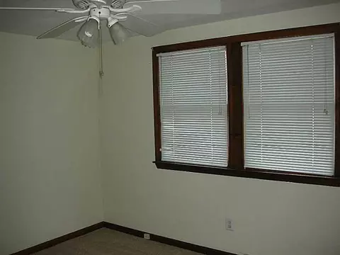 55 Grimshaw Pl, Warwick, RI 02889 photo 11