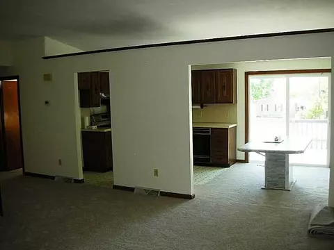55 Grimshaw Pl, Warwick, RI 02889 photo 6