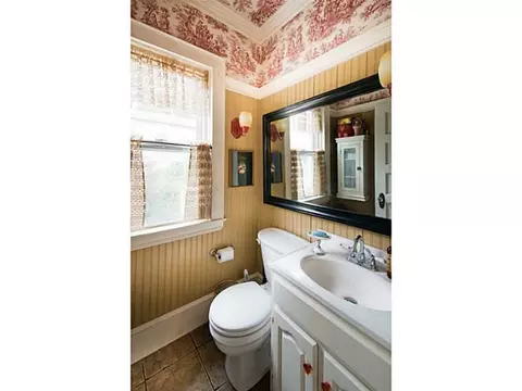 419 Prospect St, Woonsocket, RI 02895 photo 8
