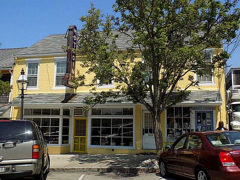 39 State St, Bristol, RI 02809 photo 1