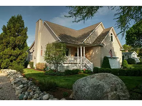 84 Uzzi Ave, Westerly, RI 02891 photo 2