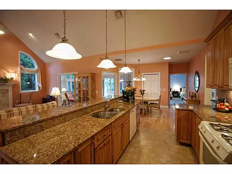 84 Uzzi Ave, Westerly, RI 02891 photo 5