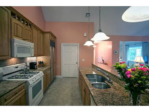 84 Uzzi Ave, Westerly, RI 02891 photo 7