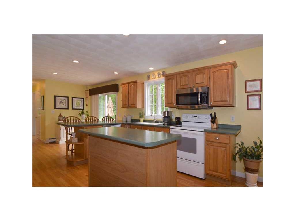 29 Alberta St, Hope, RI 02831 photo 5