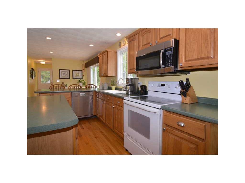 29 Alberta St, Hope, RI 02831 photo 6