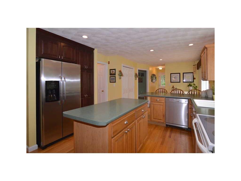 29 Alberta St, Hope, RI 02831 photo 8