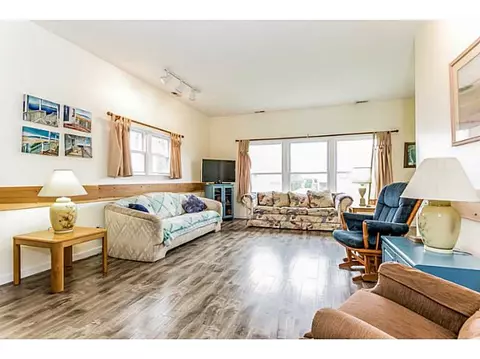 14 Uzzi Ave, Westerly, RI 02891 photo 5