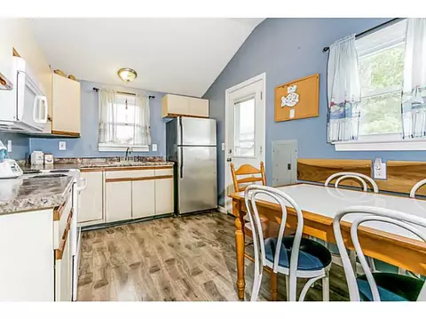 14 Uzzi Ave, Westerly, RI 02891 photo 8
