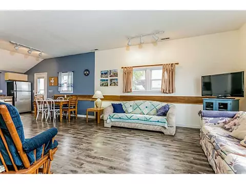 14 Uzzi Ave, Westerly, RI 02891 photo 4