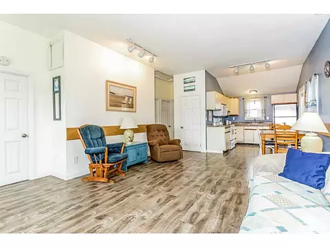 14 Uzzi Ave, Westerly, RI 02891 photo 7