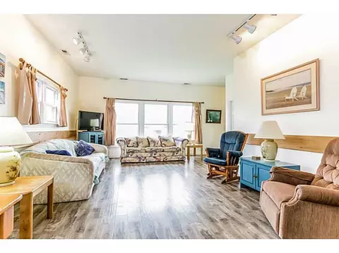 14 Uzzi Ave, Westerly, RI 02891 photo 6