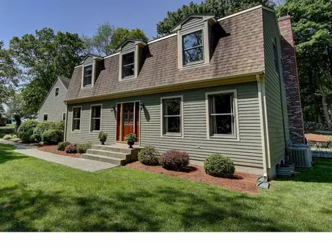 4 Hillside Rd, Cumberland, RI 02864 photo 1
