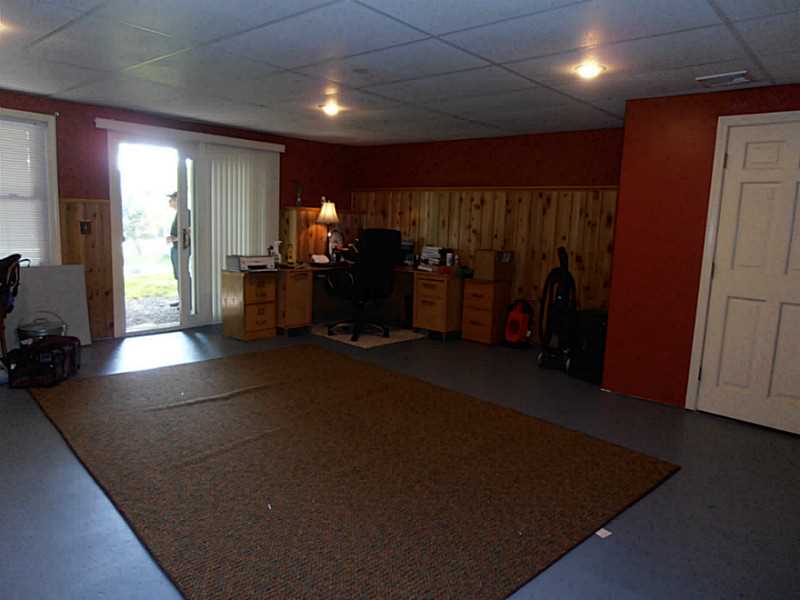 502 Brookhaven Ln, Woonsocket, RI 02895 photo 9