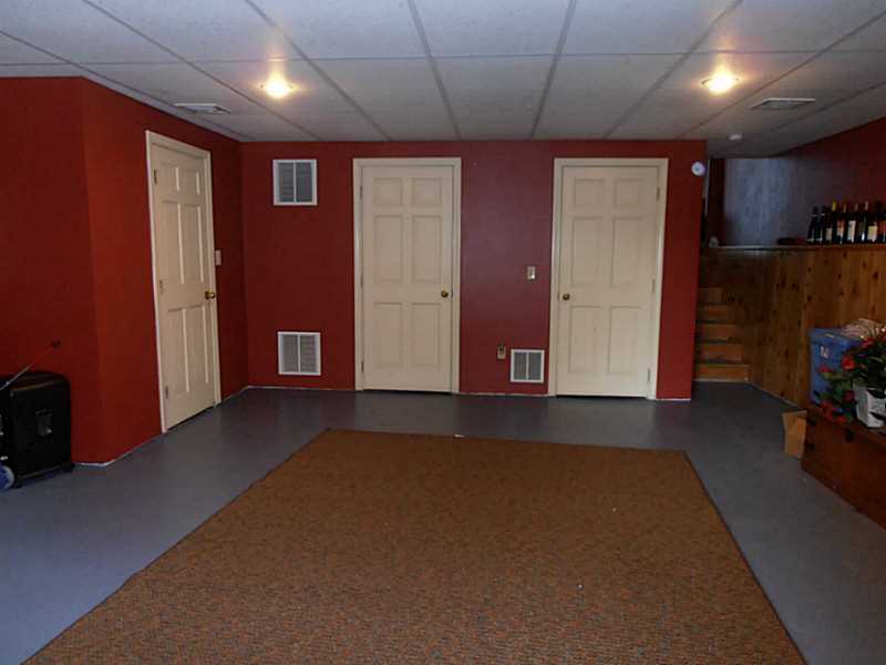 502 Brookhaven Ln, Woonsocket, RI 02895 photo 10