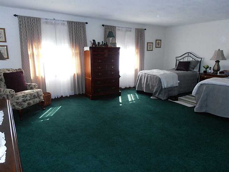 502 Brookhaven Ln, Woonsocket, RI 02895 photo 5