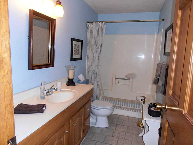 502 Brookhaven Ln, Woonsocket, RI 02895 photo 8