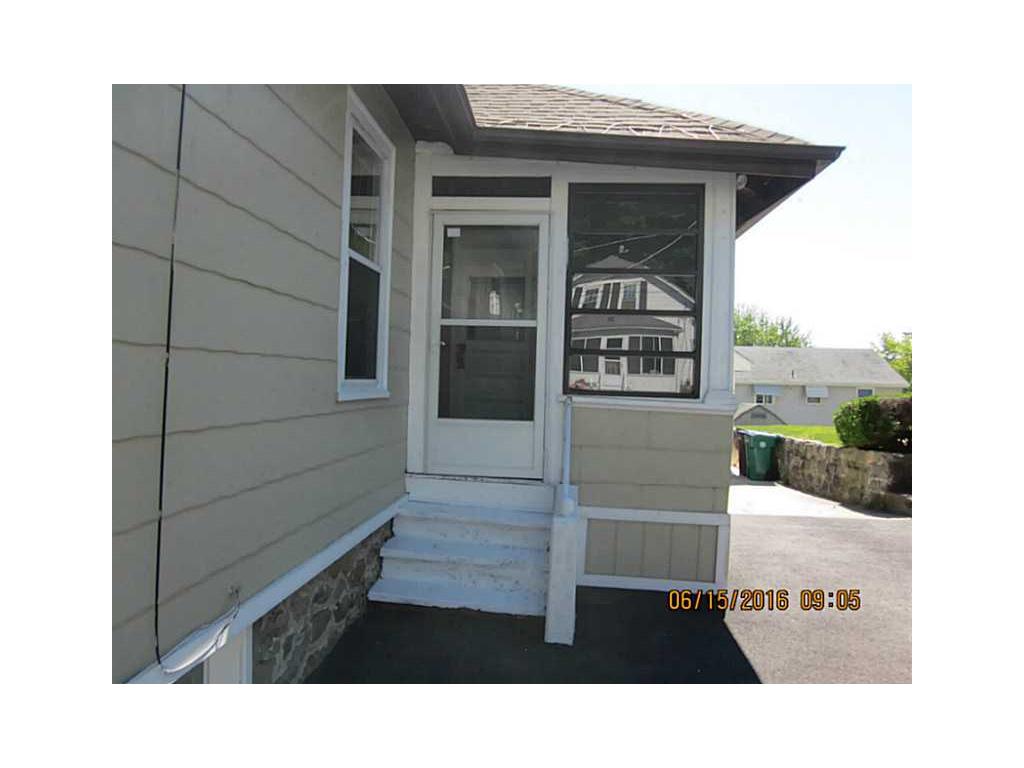226 Joffre Ave, Woonsocket, RI 02895 photo 5