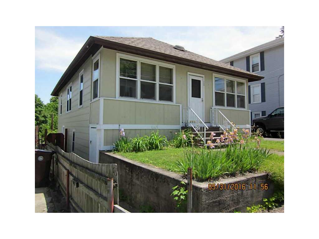 226 Joffre Ave, Woonsocket, RI 02895 photo 2