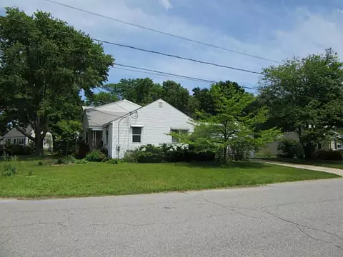 30 Aurora Dr, Warwick, RI 02889 photo 5