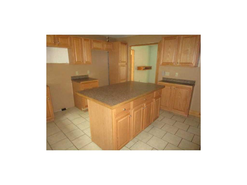 162 Thomas St, Woonsocket, RI 02895 photo 5