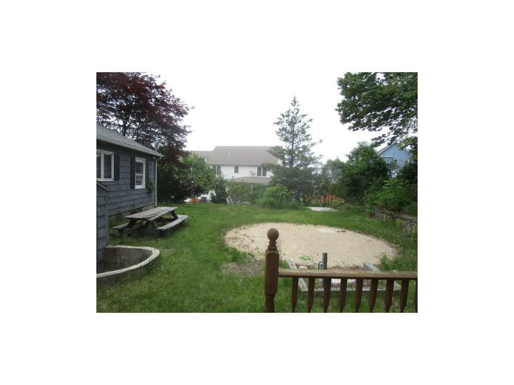 162 Thomas St, Woonsocket, RI 02895 photo 2