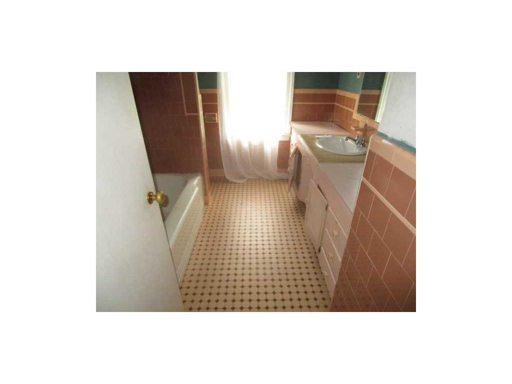 162 Thomas St, Woonsocket, RI 02895 photo 10