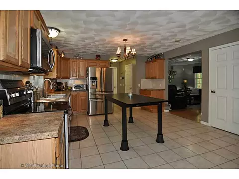 1 Balcom Rd, Foster, RI 02825 photo 3