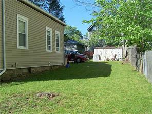 141 Cato St, Woonsocket, RI 02895 photo 3