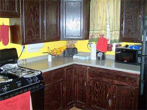 141 Cato St, Woonsocket, RI 02895 photo 5