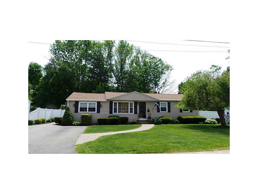 14 Cactus St, Warwick, RI 02886 photo 1