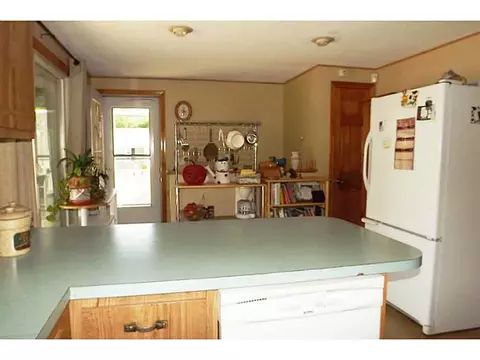 740 Ray St, Fall River, MA 02720 photo 4