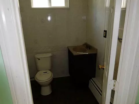 32 Bentley St, Woonsocket, RI 02895 photo 3