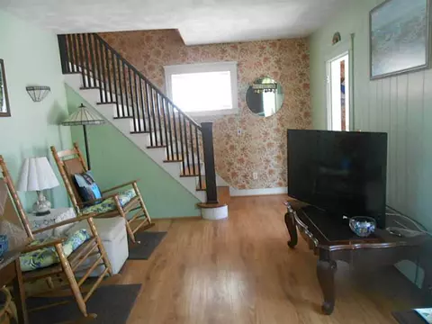 12 Mayfair Rd, Warwick, RI 02888 photo 2