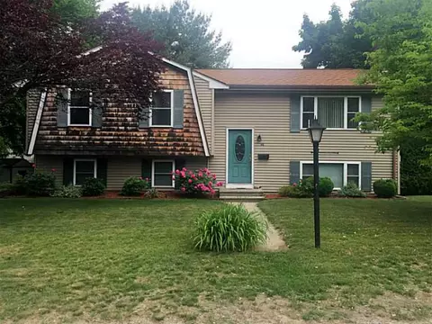 44 Achille St, Woonsocket, RI 02895 photo 1