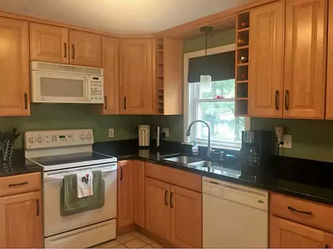 44 Achille St, Woonsocket, RI 02895 photo 3