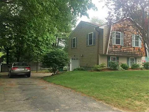 44 Achille St, Woonsocket, RI 02895 photo 2