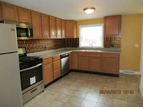 729 Elm St, Woonsocket, RI 02895 photo 2