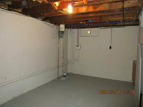 729 Elm St, Woonsocket, RI 02895 photo 13