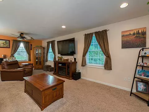 215 Roberts St, Woonsocket, RI 02895 photo 6