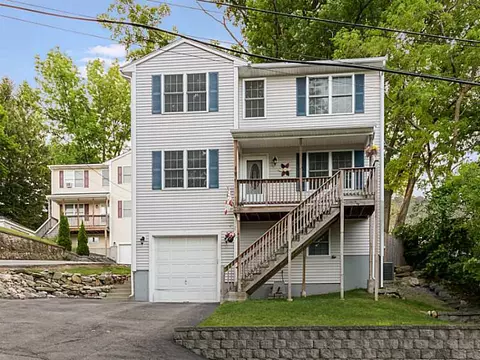 215 Roberts St, Woonsocket, RI 02895 photo 1