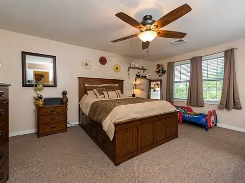 215 Roberts St, Woonsocket, RI 02895 photo 12