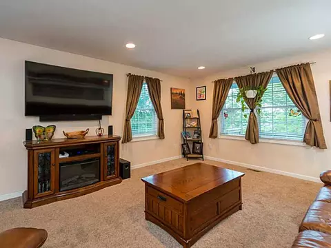 215 Roberts St, Woonsocket, RI 02895 photo 5