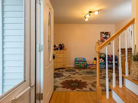 215 Roberts St, Woonsocket, RI 02895 photo 7