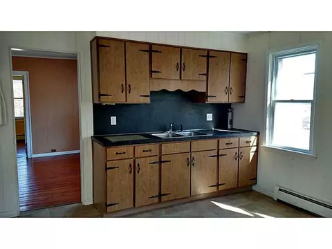 31 Tower St, Westerly, RI 02891 photo 4