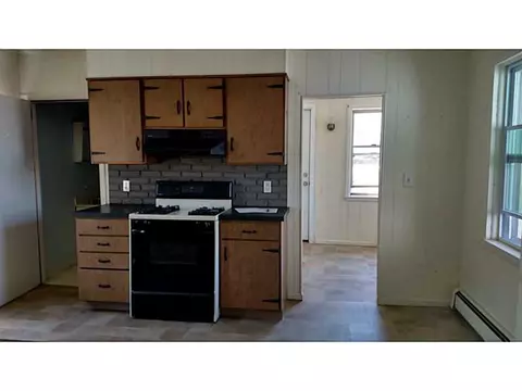 31 Tower St, Westerly, RI 02891 photo 3