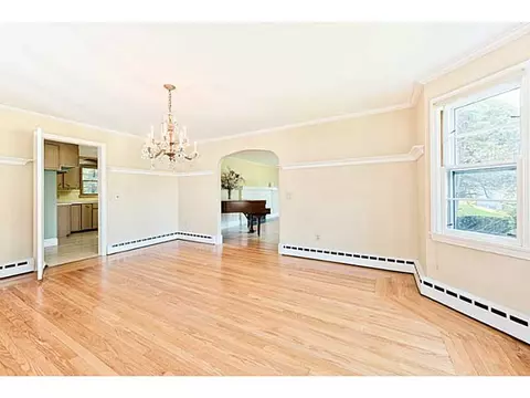 120 Balcom Ave, Warwick, RI 02889 photo 9
